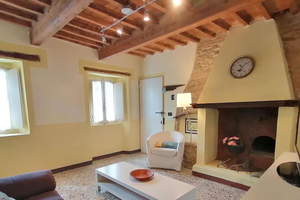 Villa Casale San Teodoro - Mondaino Rn Exterior foto